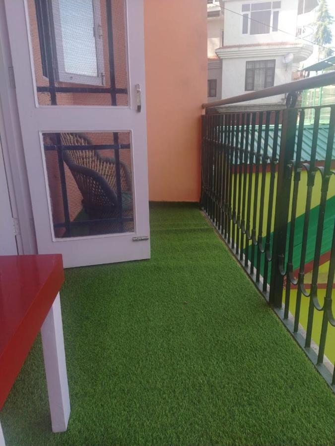 Deluxe Homestay Apartments With Kitchen In Shimla Esterno foto