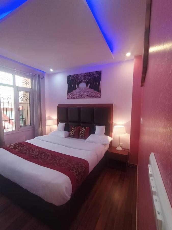 Deluxe Homestay Apartments With Kitchen In Shimla Esterno foto