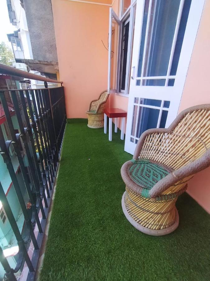 Deluxe Homestay Apartments With Kitchen In Shimla Esterno foto